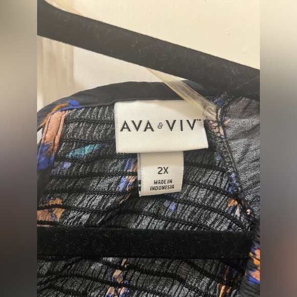 Ava & Vic Long Sleeve Floral Blouse - Picture 5 of 5